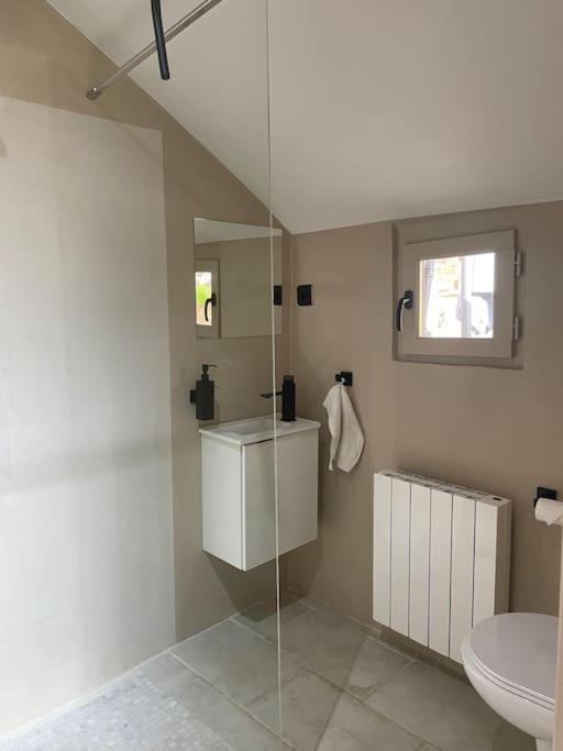 Maison Au Bord De L'Eau Les Roches 内农河畔罗什福尔 外观 照片