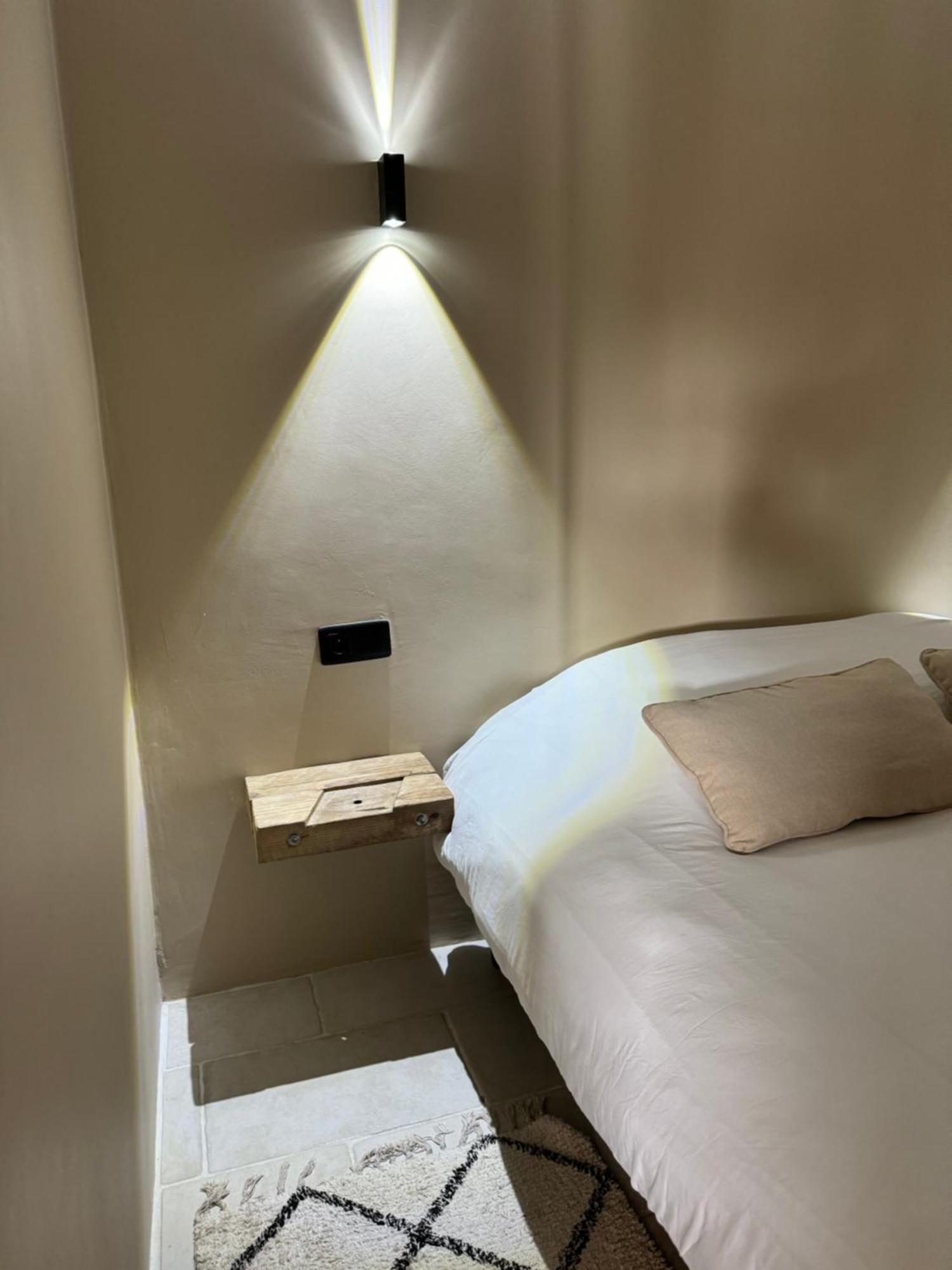 Maison Au Bord De L'Eau Les Roches 内农河畔罗什福尔 外观 照片